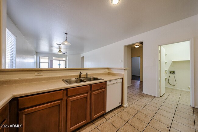 Building Photo - 6307 S 69th Glen
