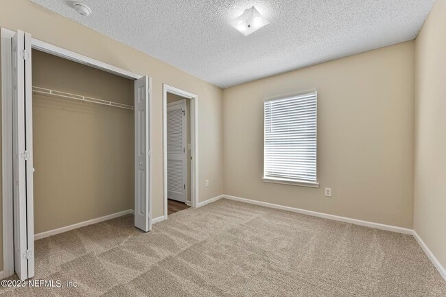 Building Photo - 1984 Mary St