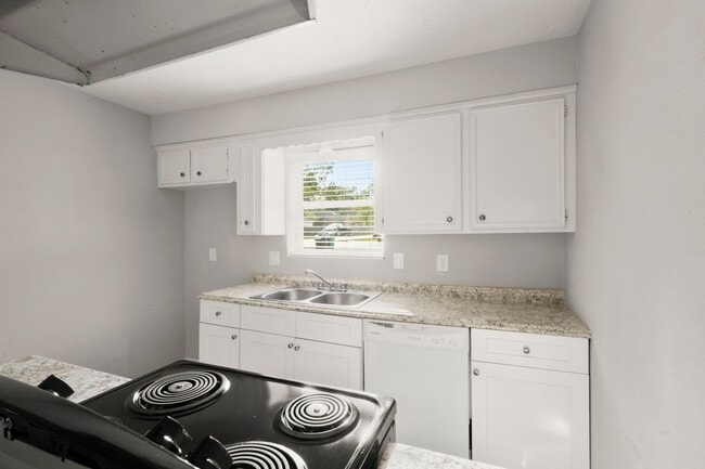 Building Photo - 25822 Glen Loch Dr