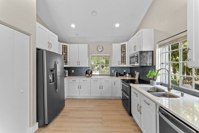 Building Photo - 1179 Laguna Springs Dr