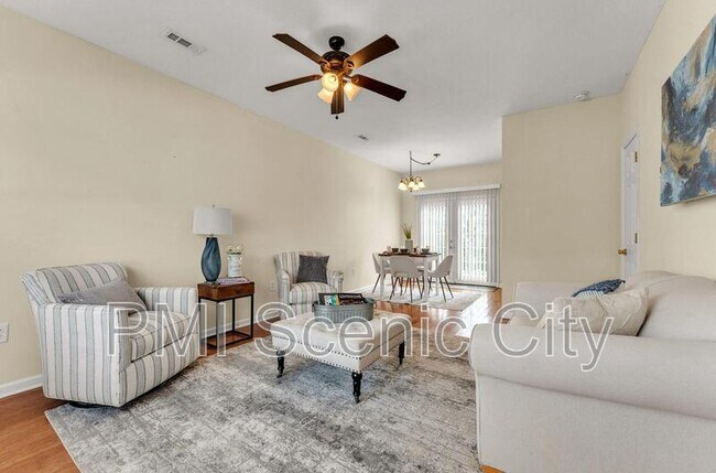 Building Photo - 3721 Keri Ln NE