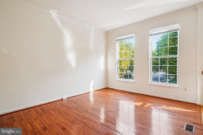 Building Photo - 11479 Carriage Gate Ct