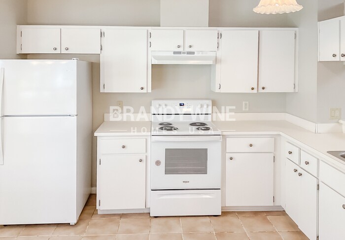 Building Photo - 8122 Hathaway Dr