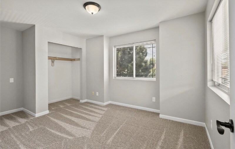 Building Photo - 502 River Ave