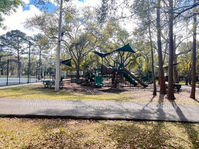 Building Photo - 9481 Highland Oak Dr