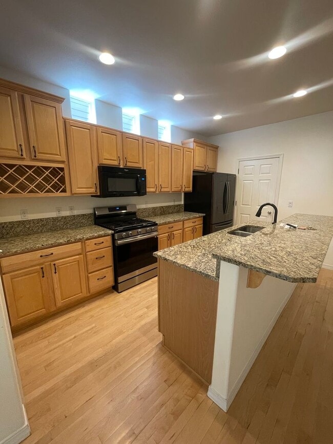 Building Photo - 2 Story Townhouse in Bend