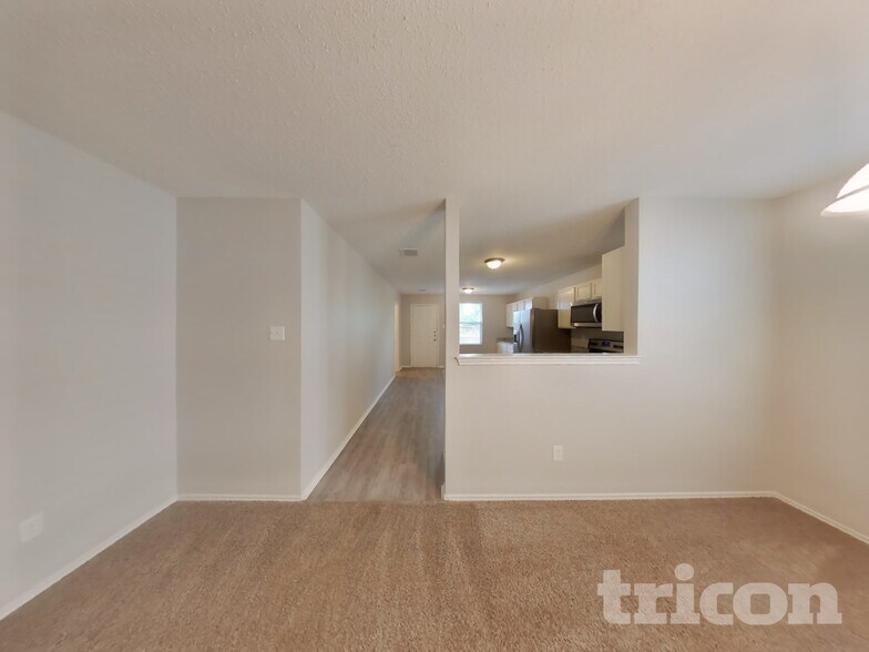 Building Photo - 5021 Village Stone Ct