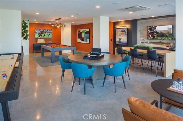 Building Photo - 6263 Topanga Canyon Blvd