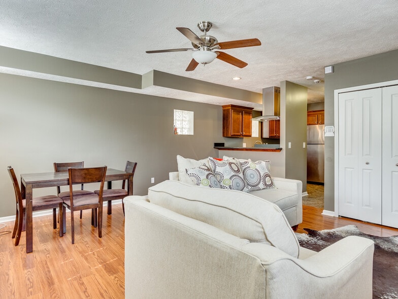 Building Photo - 2193 W 7th St