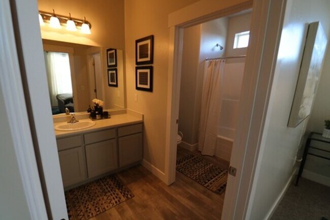 Building Photo - CONDO FOR RENT IN LEHI! 3 BED/2 BATH