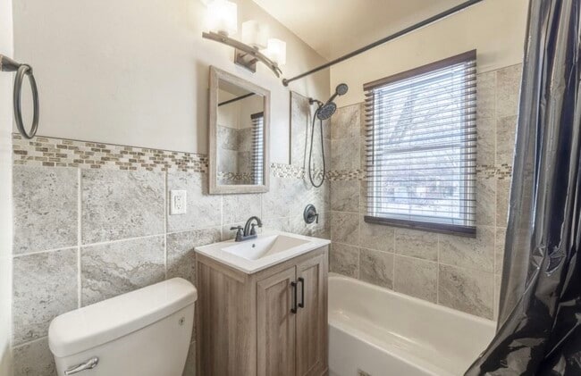 Building Photo - 2267 Tennessee St