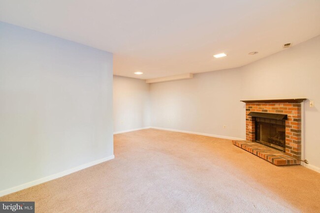 Building Photo - 10707 Gideon Ct