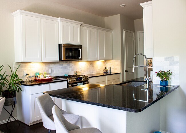 Building Photo - 206 Fulton Station Dr