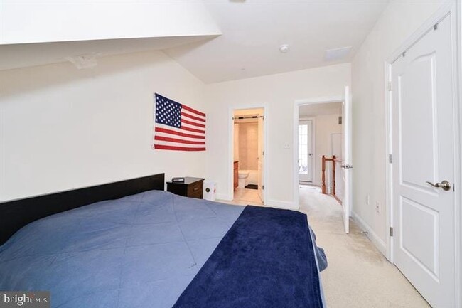 Building Photo - 402 N Thomas St