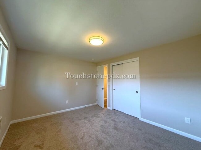 Building Photo - 5116 SE Mitchell St