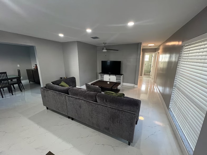 Building Photo - 3163 NW 29th St