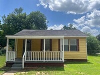 Building Photo - 2 Bedroom 1 bathroom -Central air and Heat