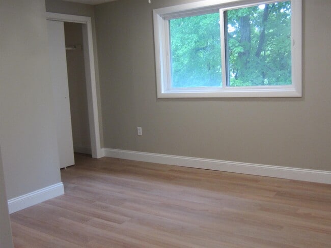 Building Photo - 174 Pattee Hill Rd