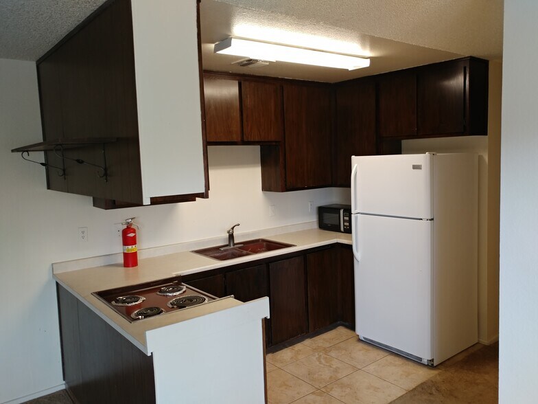Cozy kitchen - 1379 Dorothy Ave