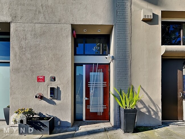 Building Photo - 373 4th St