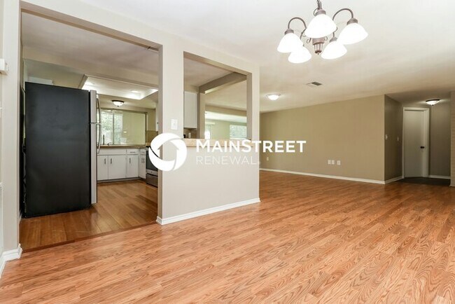 Building Photo - 3 Bedroom Pet-Friendly Home in New Port Richey, FL with Main Street Renewal