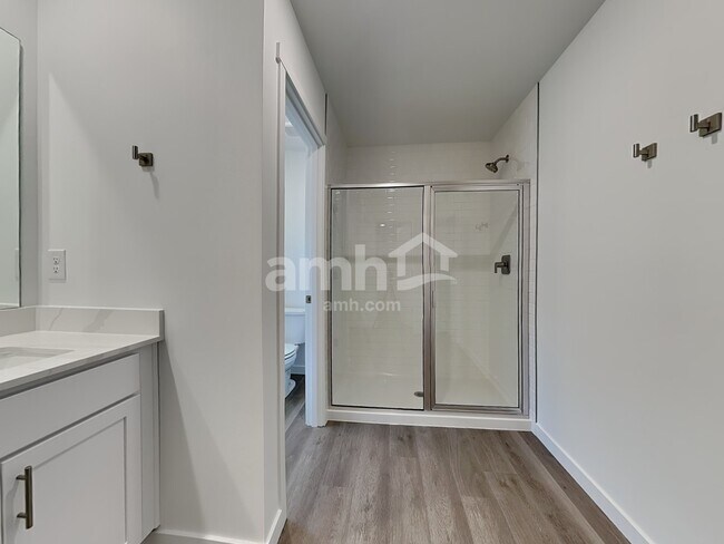 Building Photo - 5245 Turnstone St SE