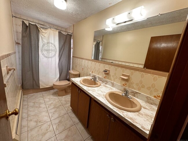 Building Photo - 37 Woodmont Dr