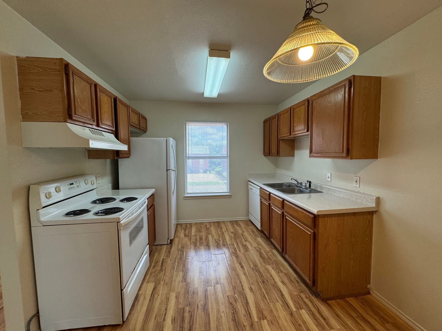 Building Photo - 1701 Benttree Dr