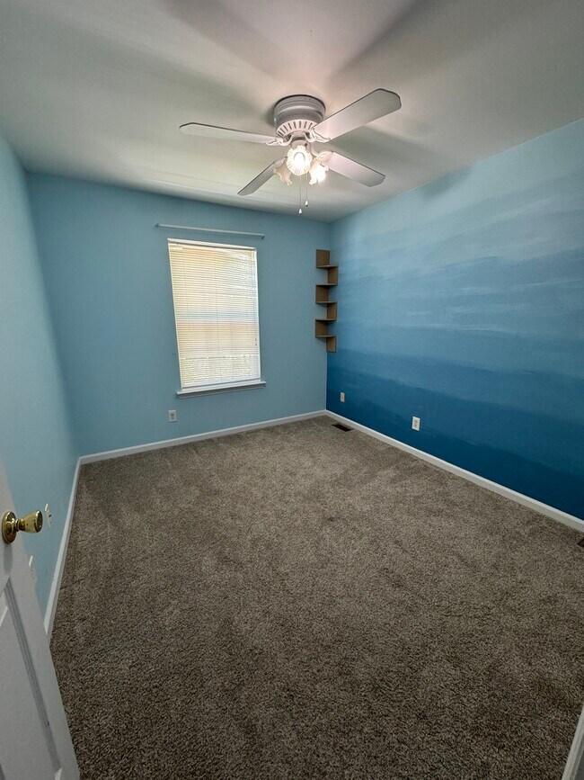 Building Photo - 415 S Zenia Ave