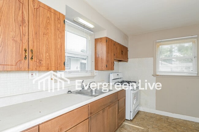 Building Photo - 20 Florissant Park Dr