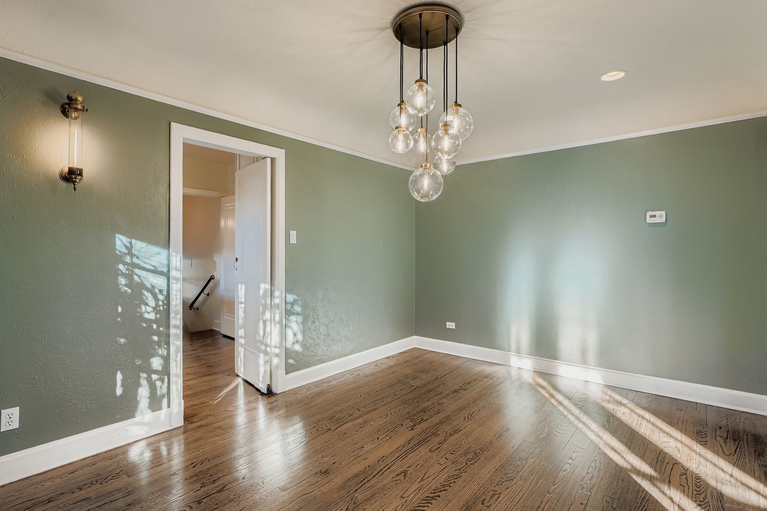 Building Photo - 1655 Jasmine St