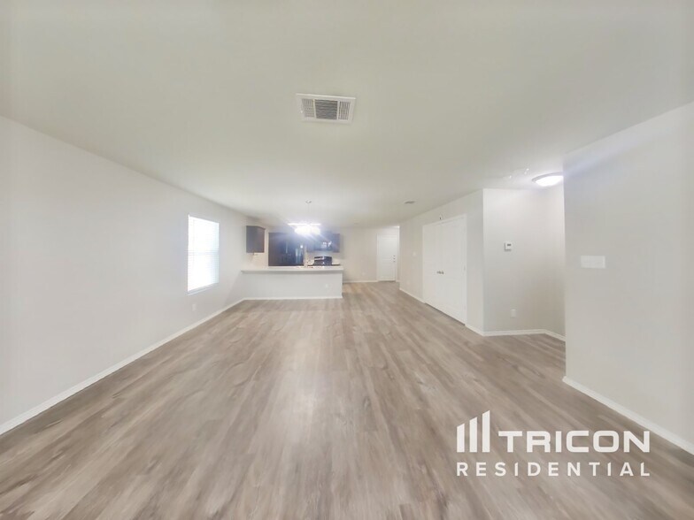 Building Photo - 9713 Marbach Brk