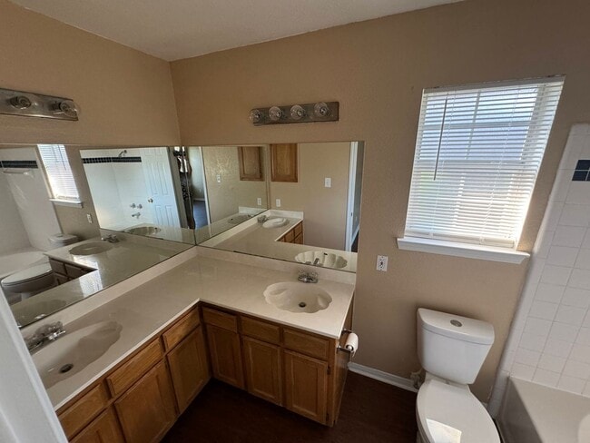 Building Photo - 4607 Shumard Dr