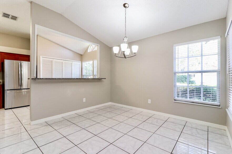 Building Photo - 8012 Cameron Cay Ct