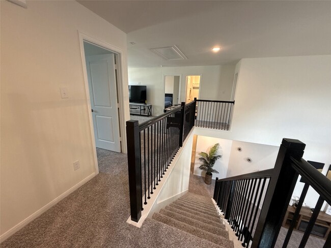 Building Photo - 527 Baobab Wy