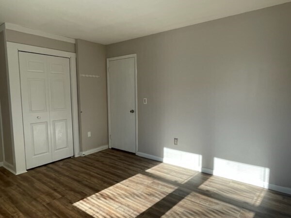 Building Photo - 40 Center St