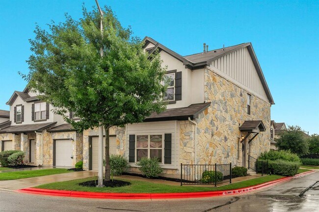 Building Photo - 11807 Frenchie Ln