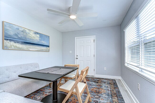 Building Photo - 1922 55th St S