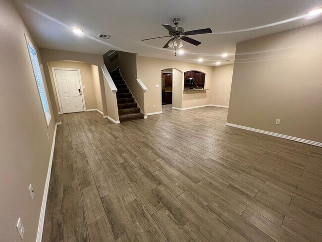 Building Photo - Beautiful 3B/2B Townhome in Chaffee Crossi...