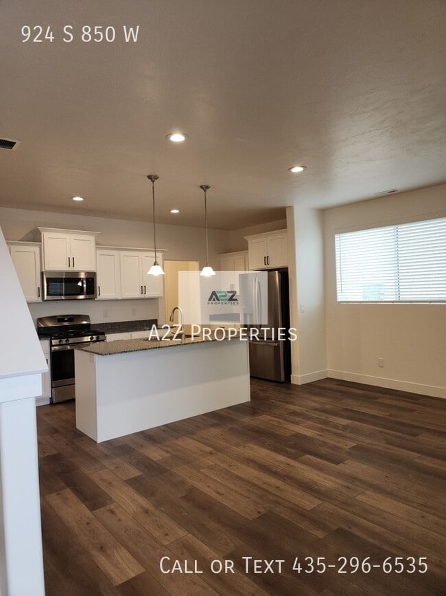 Building Photo - 924 S 850 W