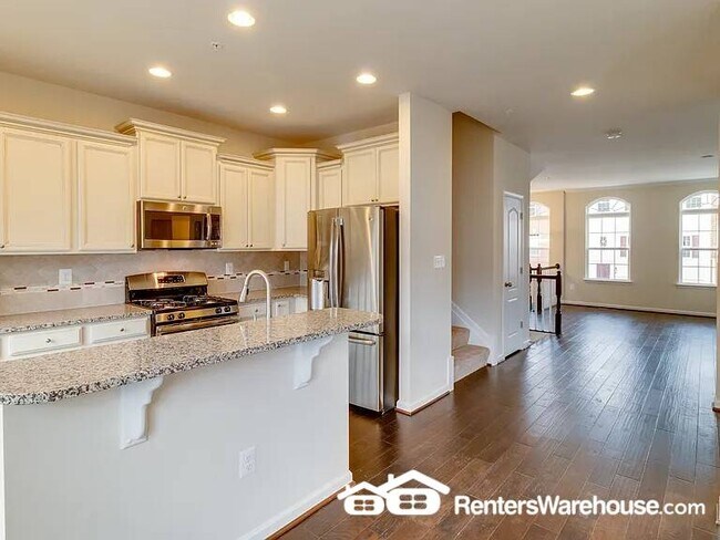 Building Photo - 8120 Mill Falls Ct