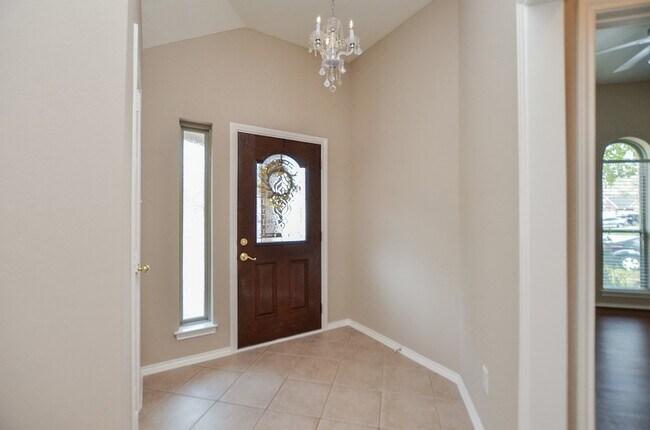 Building Photo - 2811 Willow Fork Dr