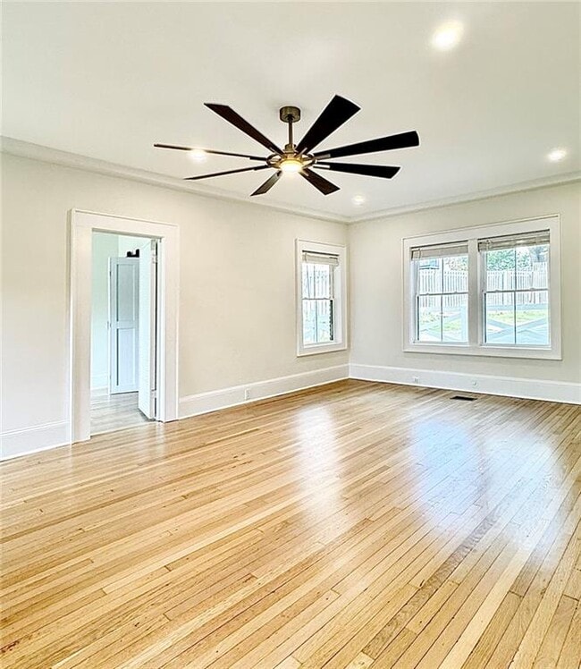 Building Photo - 38 Delmont Dr NE