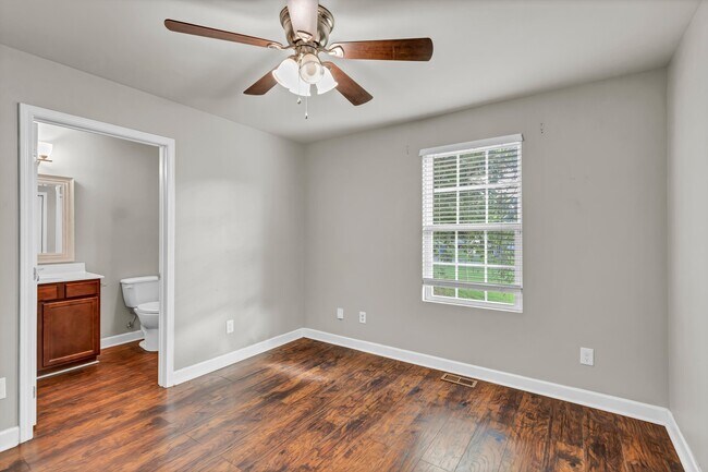 Building Photo - 219 W Watt St