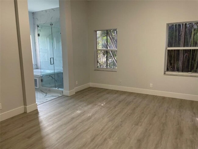 Building Photo - 4293 Laurel Ridge Cir