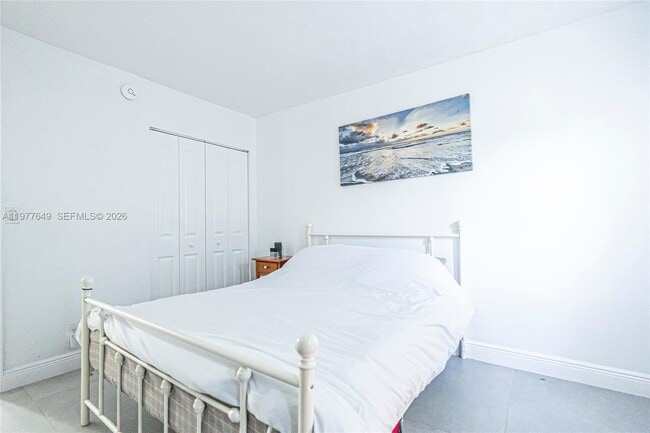 Building Photo - 1425 Arthur St