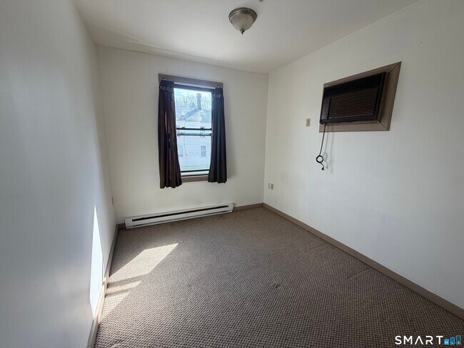 Building Photo - 277 N Main St