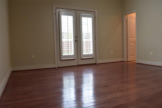 Building Photo - 5515 Petty St