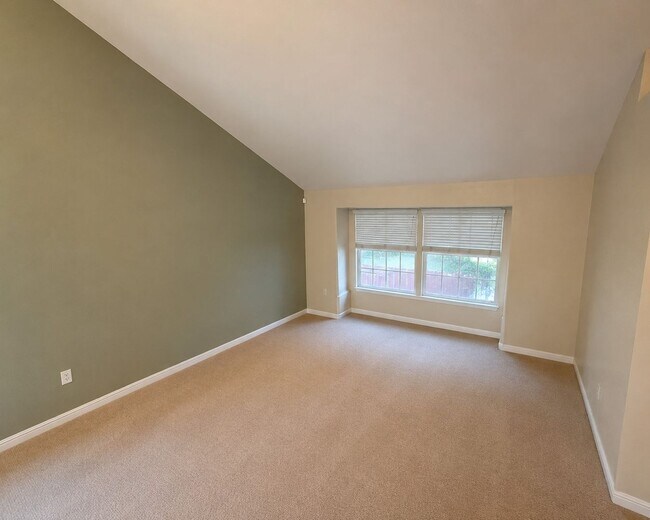Building Photo - 742 Rambleton Dr