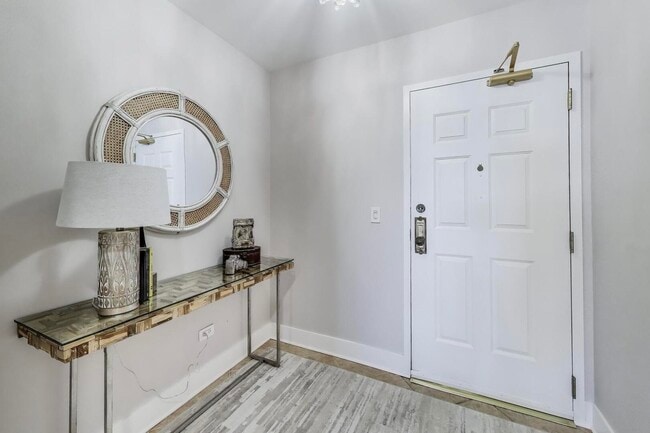 Building Photo - 330 S Michigan Ave